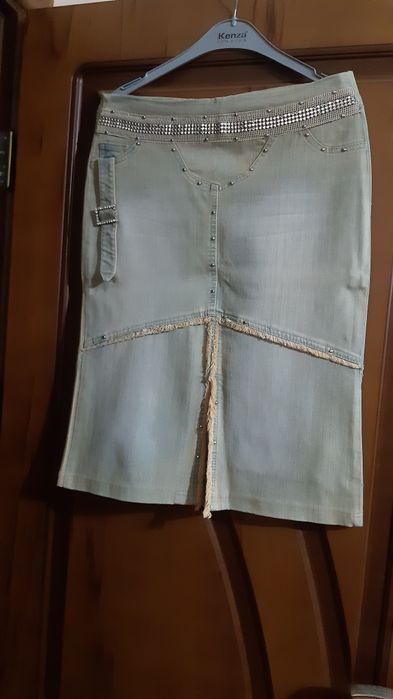 Продам джинсовый костюм