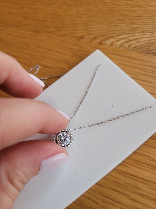 Сребърно колие с висулка