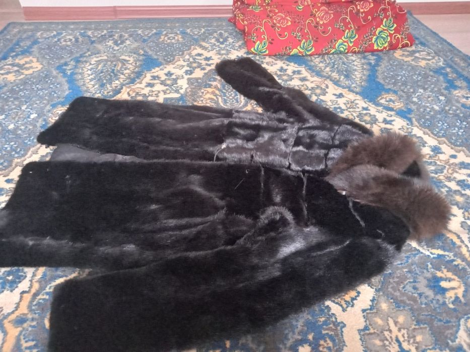 Продам норковую шубу