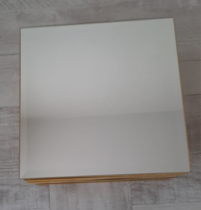 Vand 6 bucăți oglinzi pe rama de lemn