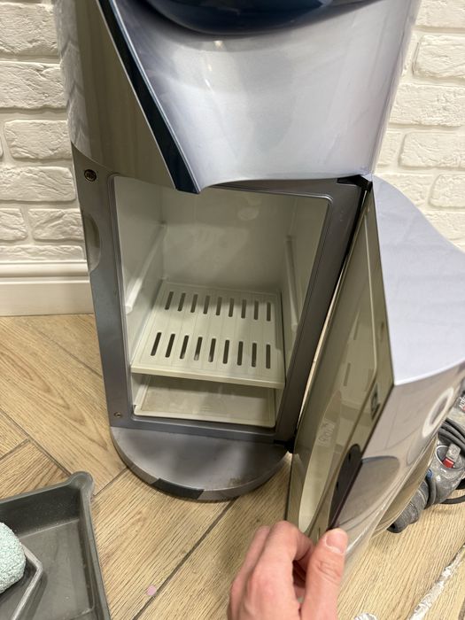 Кулер для воды, в хорошем состоянии