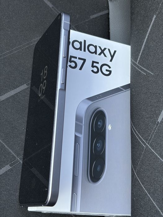 Samsung Galaxy A57 - 8/128 как новый