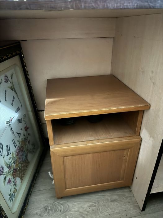 Зеркало с комодом и тумбой