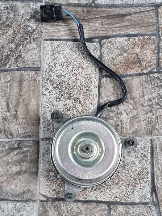 Вентилятор охлаждения двигателя на Subaru.