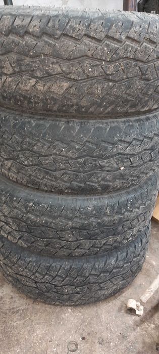 Продам автошины б.у делика паджеро