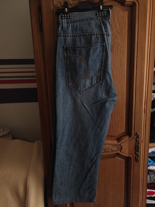 Pantalon blugi, diferite marimi, diferite modele