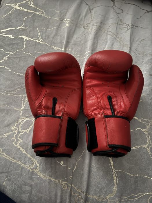 Боксерские перчатки