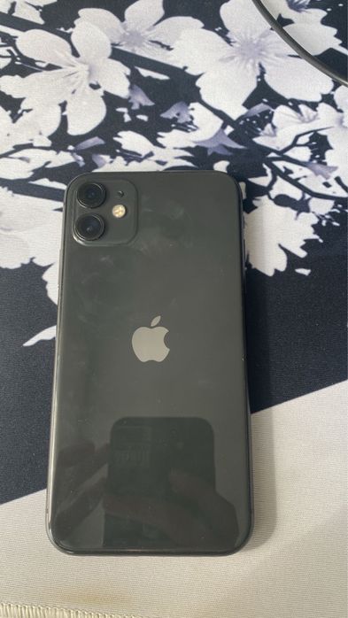 Продам айфон 11 74 акб