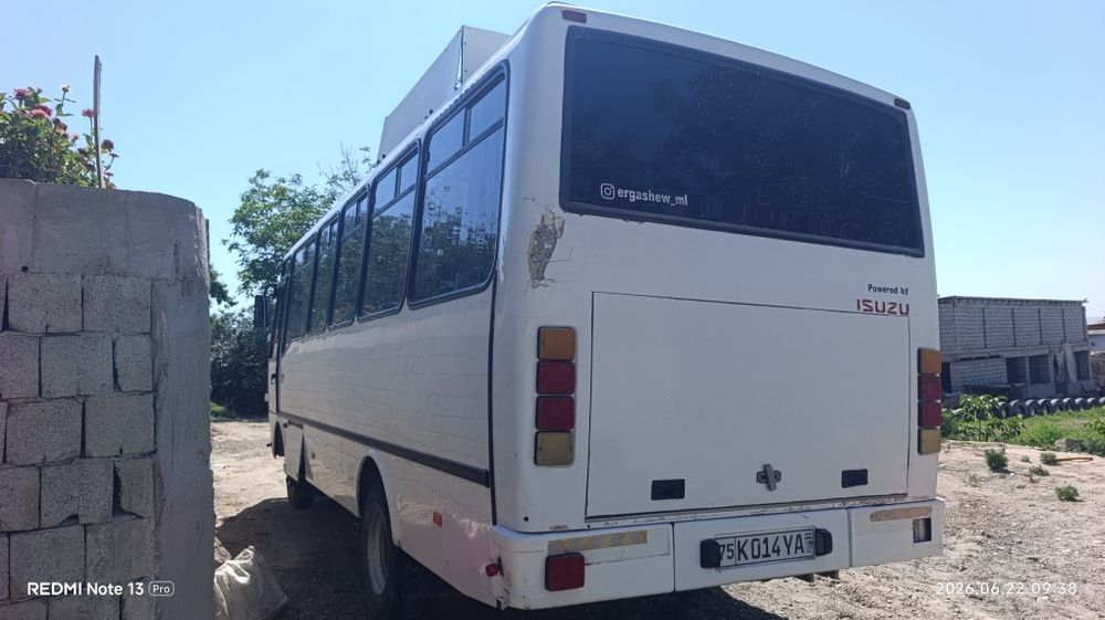 Isuzu avtobusi np 37