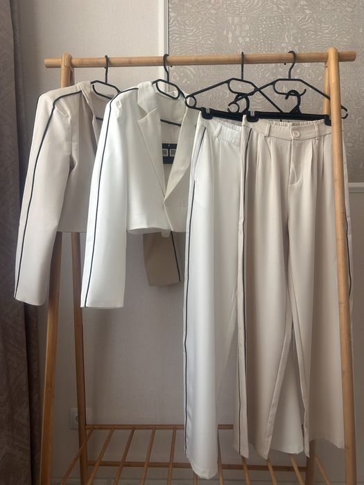 Нов сет- сако и панталон