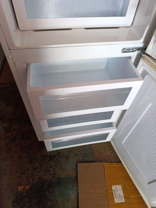 Холодильник Samsung