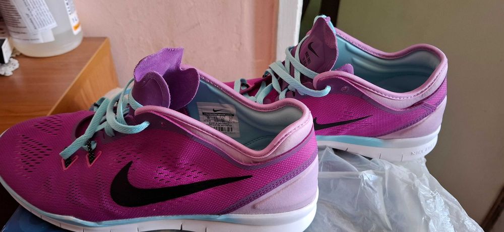 Маратонки Nike 42ри номер