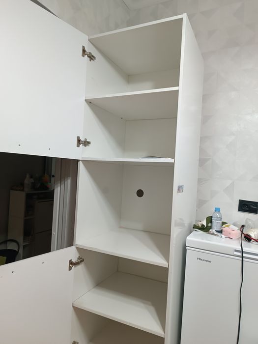 Продаётся белый шкаф