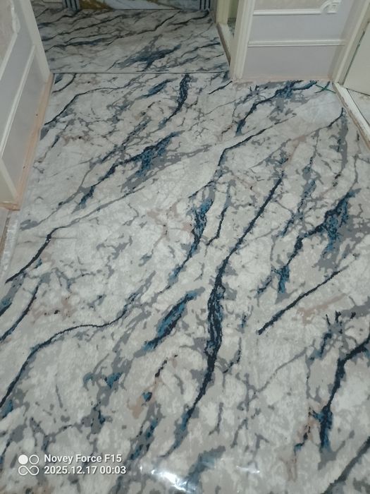 Gilam srochna sotiladi