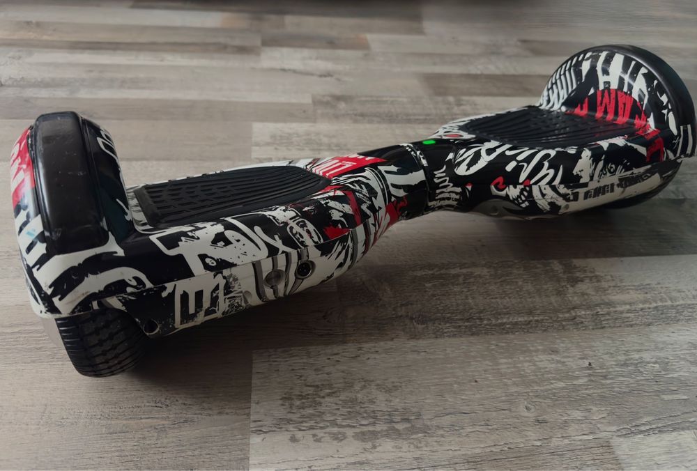 2 Hoverboard-uri graffiti – baterii noi + Bluetooth”