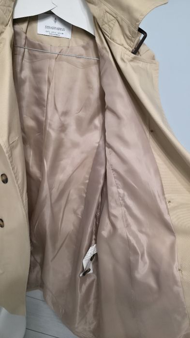 Trenci bej deschis Stradivarius, marimea L (se potrivește pentru M)