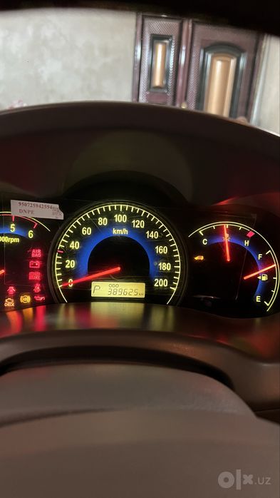 Kia    Carnival.