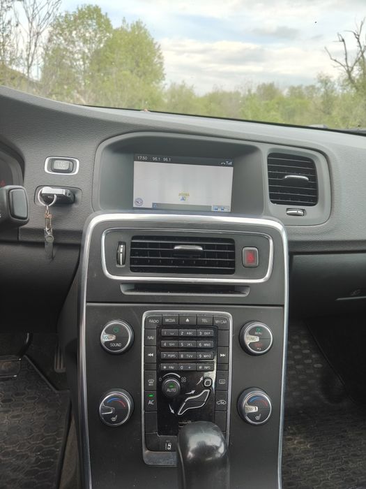 VOLVO S60 2011 — imagine 3