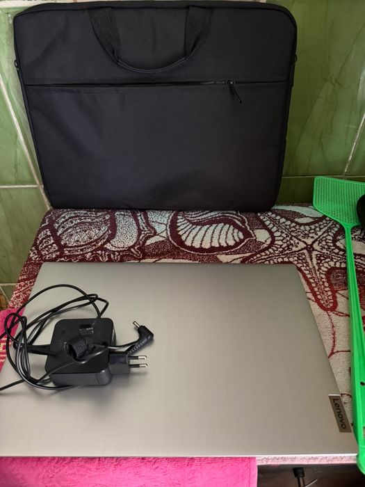 Ноутбук    Lenovo