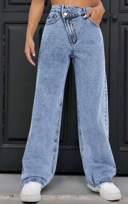 Дамски дънки с широк крачол