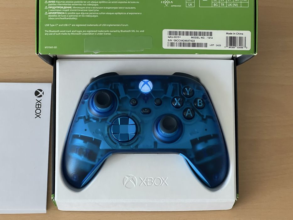 Продавам Xbox Wireless Controller Sky Cipher – Лимитирана серия