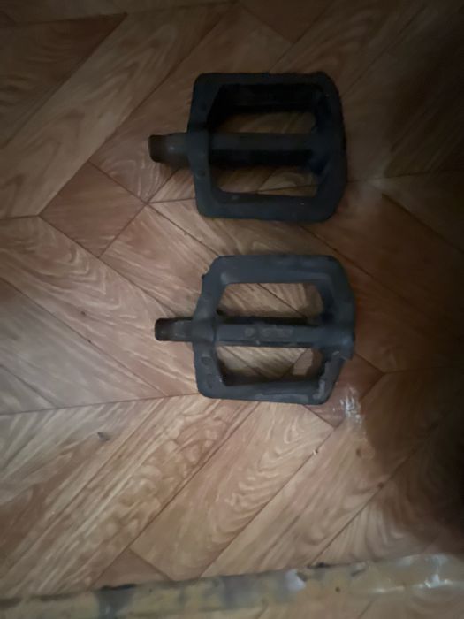 Пидали на велик скоросной