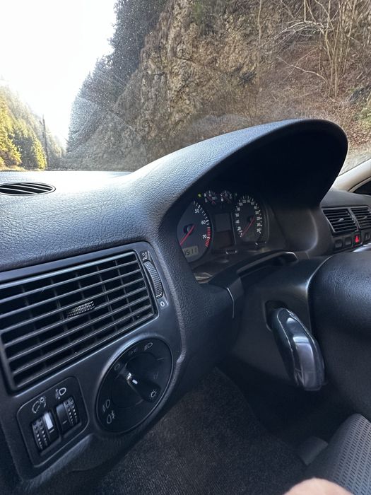 VW Golf 4 – 1.6 benzină
