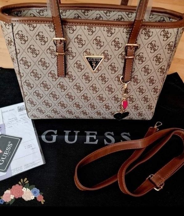Geanta Guess material textil, logo metalic, 2 compartimente,saculet, etichetă