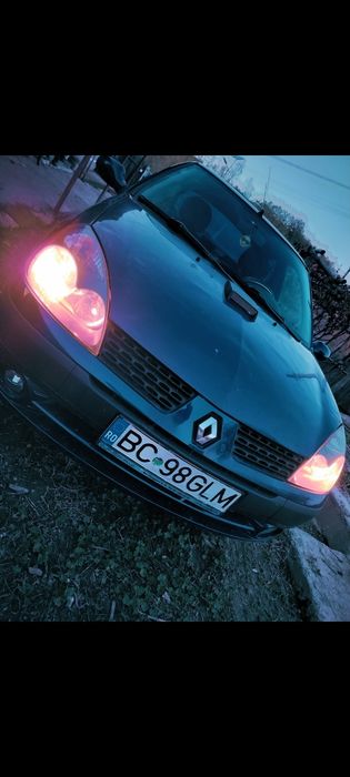 Vând Renault Clio an 2004