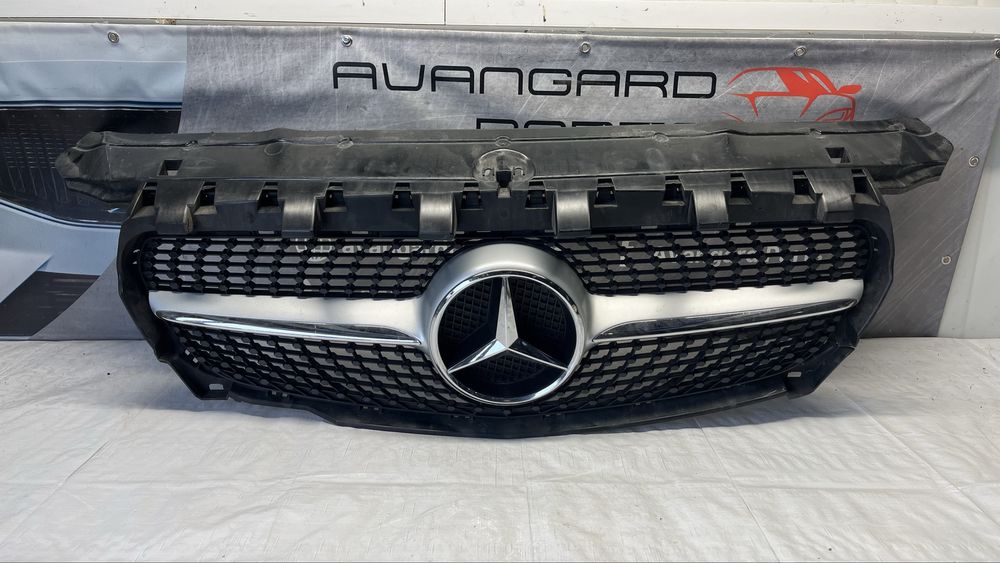 Mercedes CLA C117 предна решетка