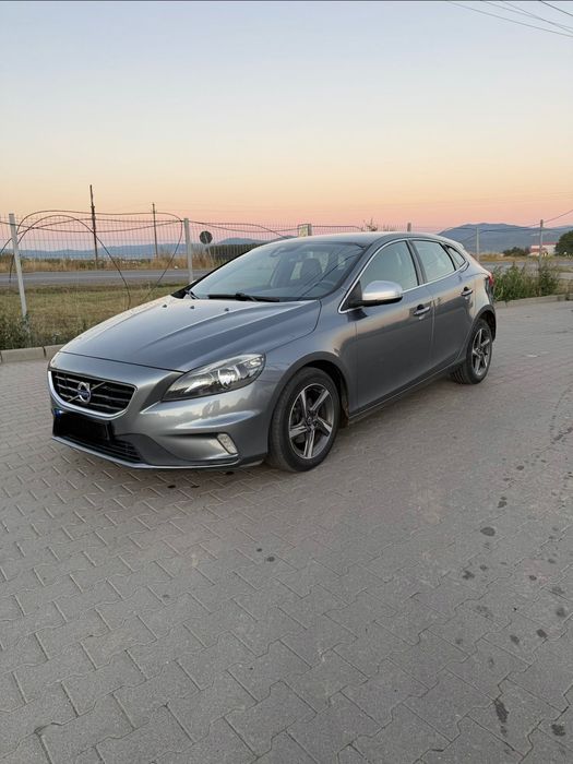 Volvo v40 R-Design