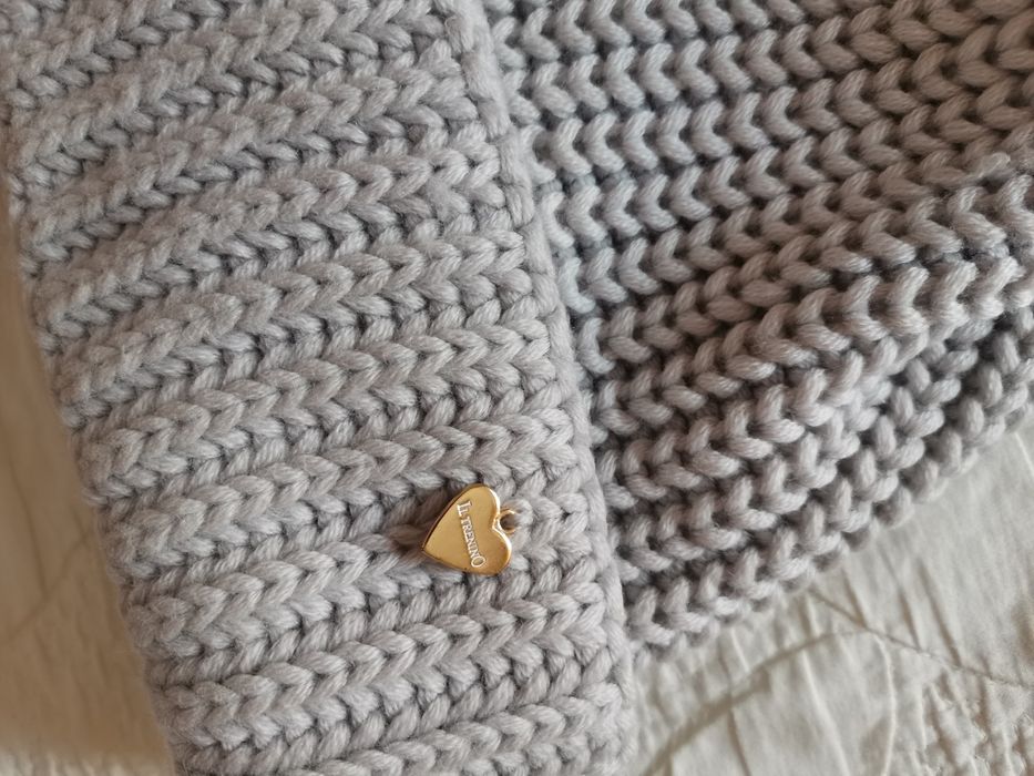 Продам детскую шапку для девочки