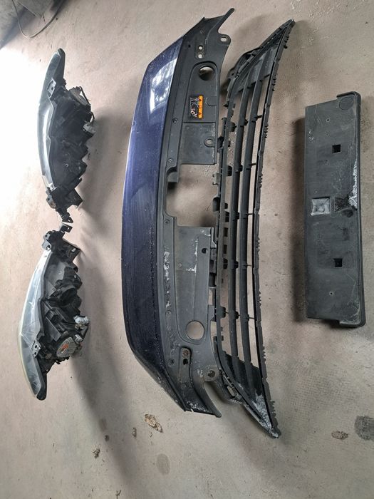 Faruri xenon si grila centrala mazda6 2014