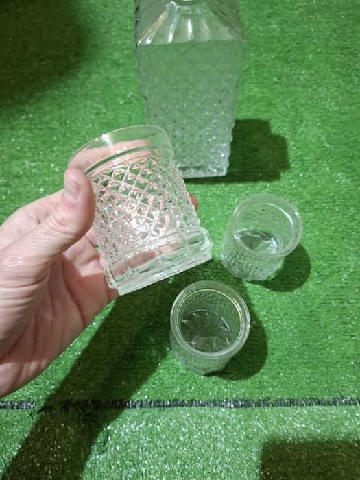 Гарафа с 3 чаши.