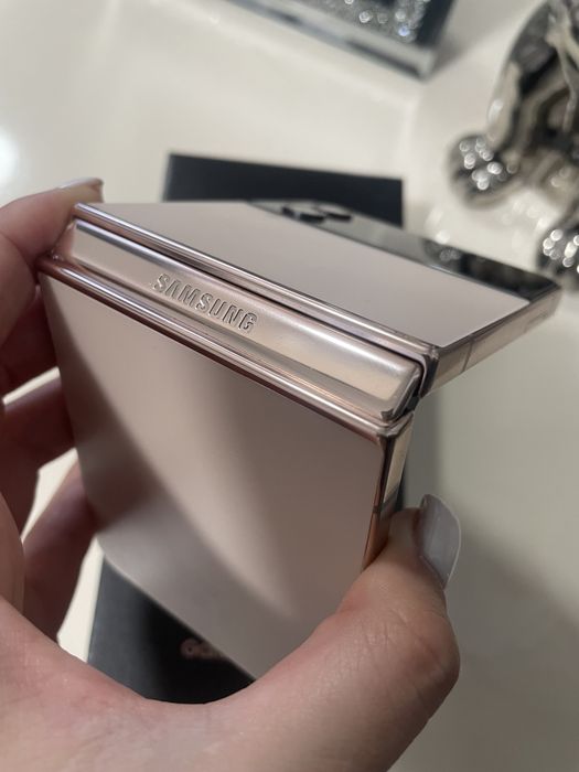 Samsung galaxy z flip 4