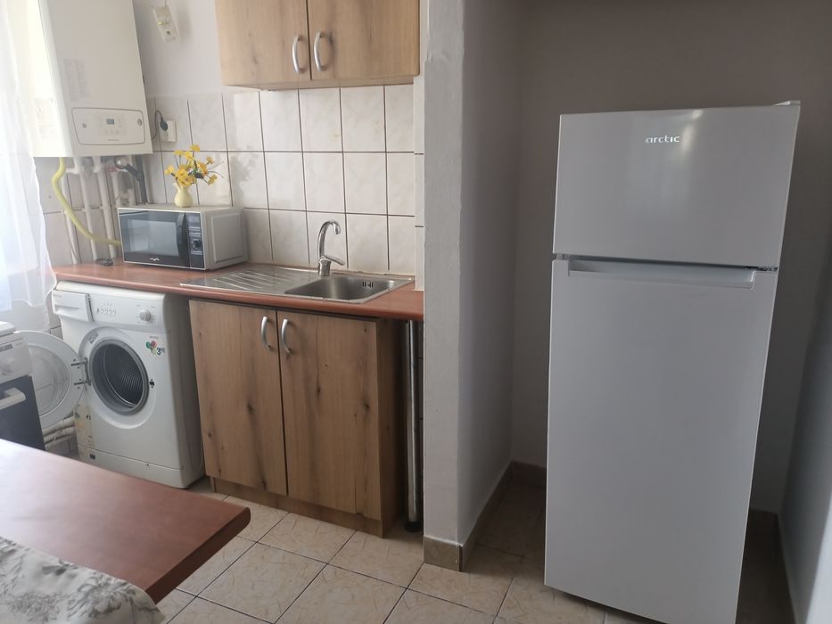 Vând apartament zona Brotăcei