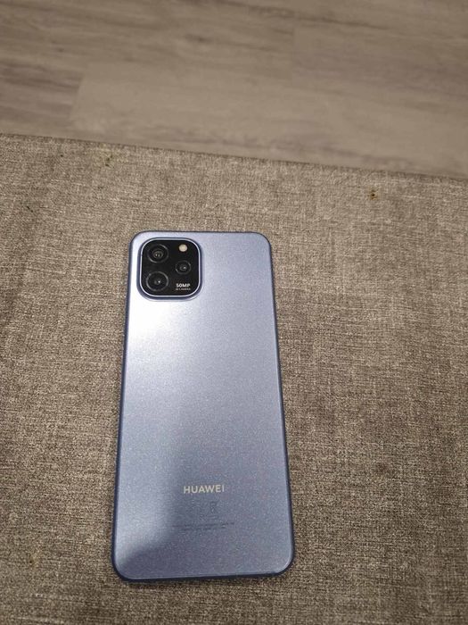 Телефон Huawei Nova Y61