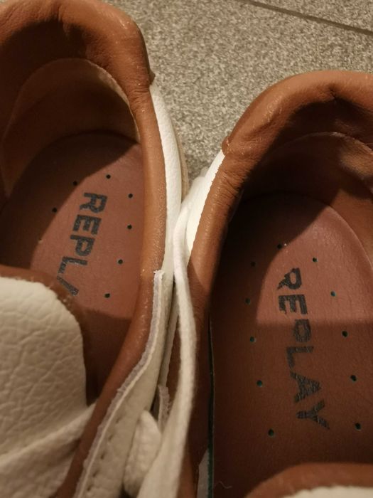 Продавам сникърси Replay