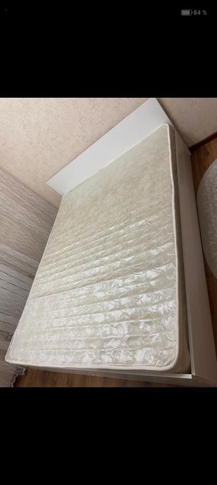 Продам двуспальную кровать