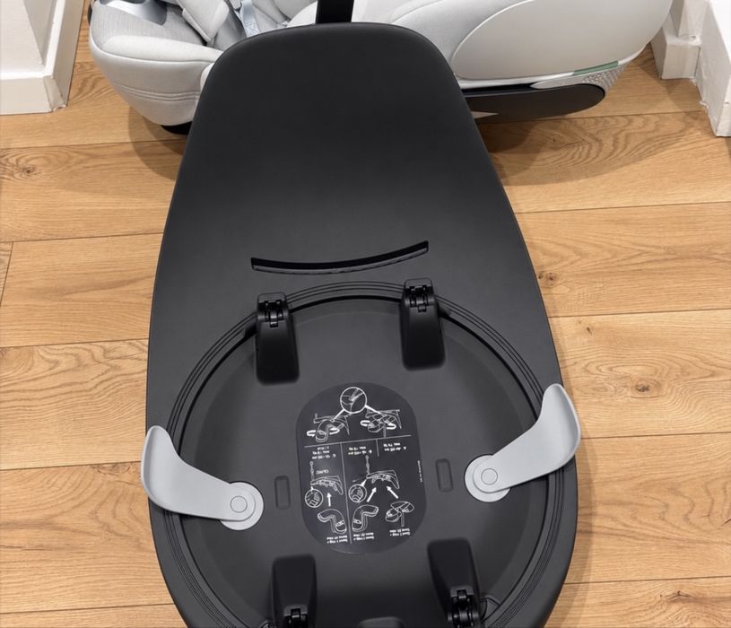 Scoica Cybex Cloud T Platinum White + baza isofix