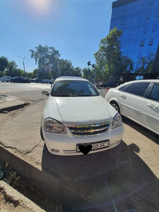 Lasetti 1.8 avtomat SOTILADI