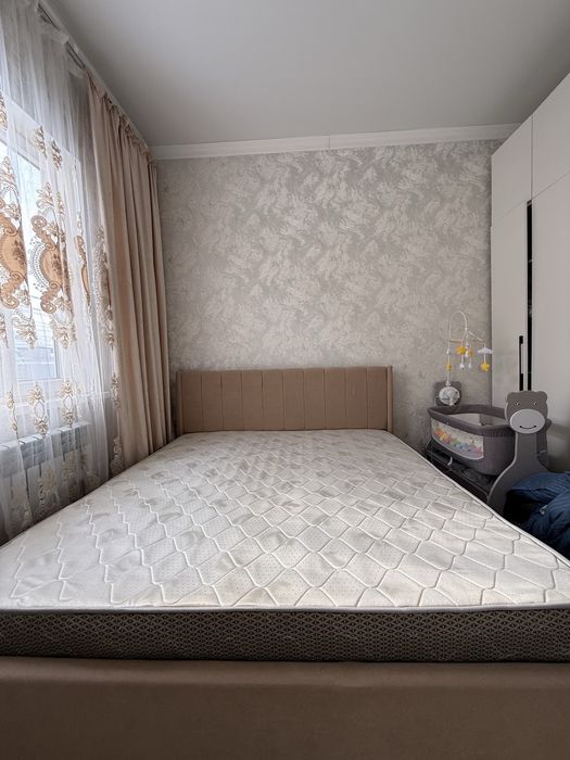 Продам кровать двуспальная 180/200