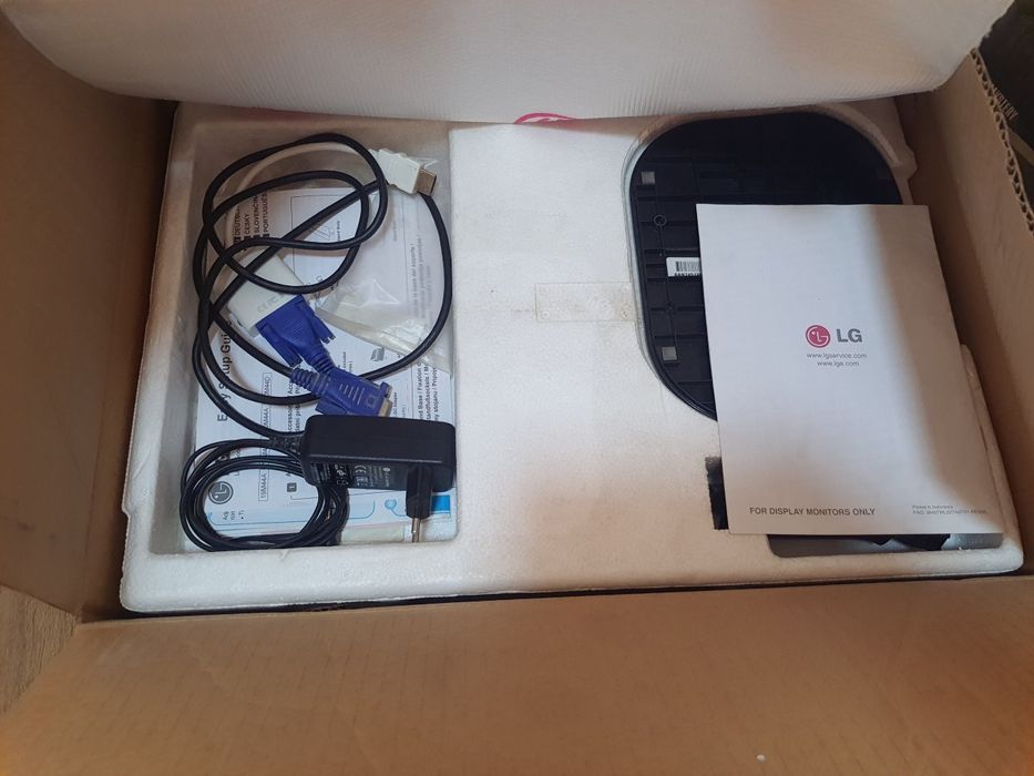 Монитор LG 19 Led
