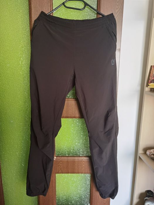 Pantaloni de sport