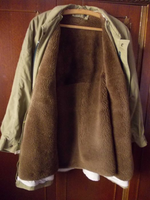 Suba din tercot imblanita si guler Karacul