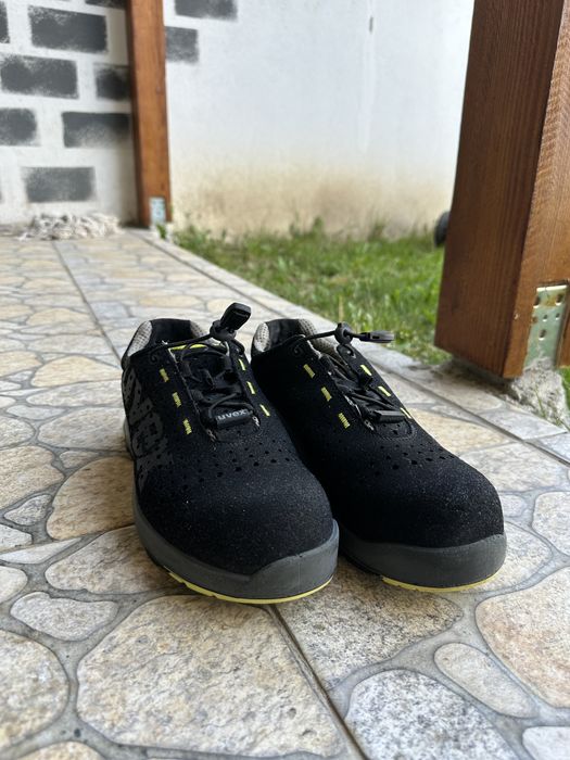 Vand bocanci folositi in stare buna