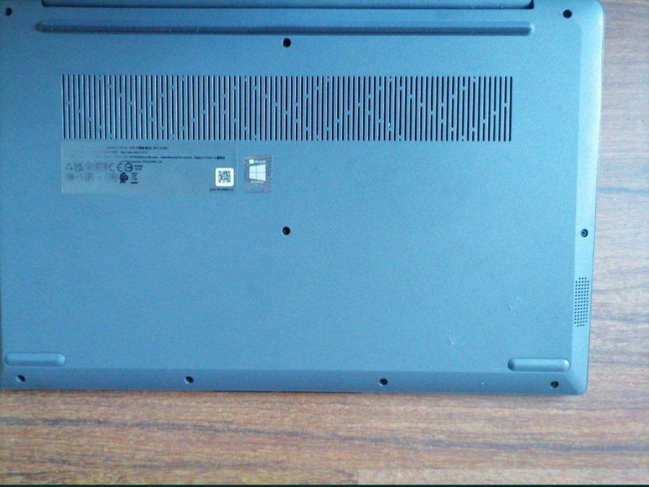 Продам срочно  ноутбук Lenova