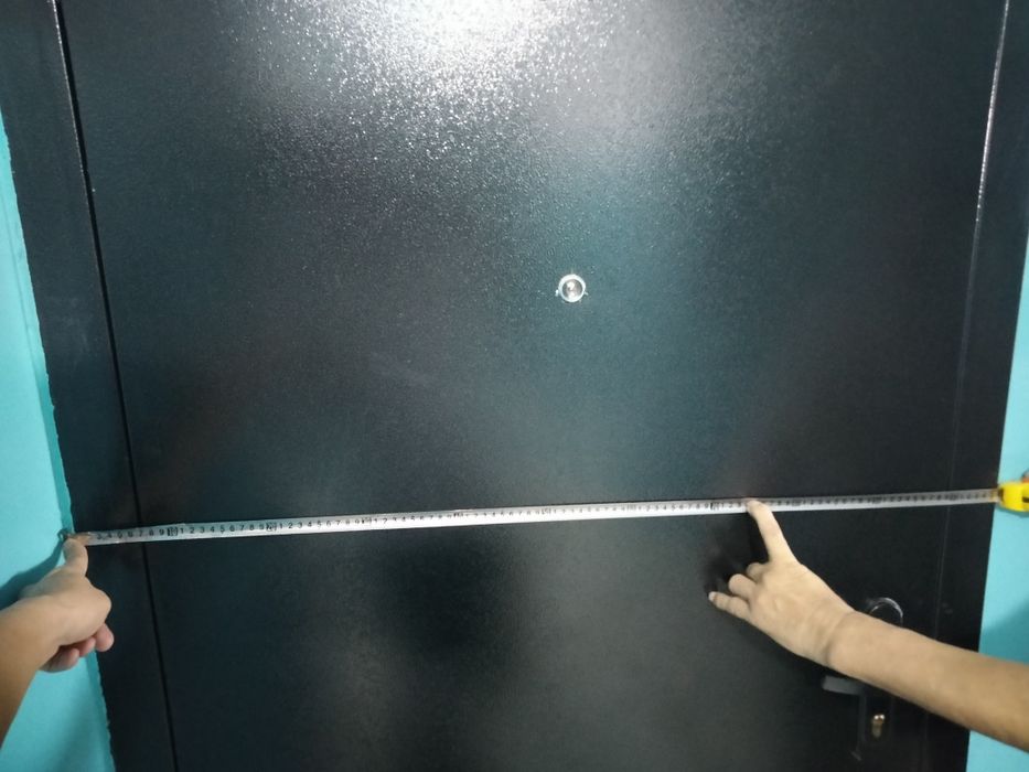 Продается входная дверь