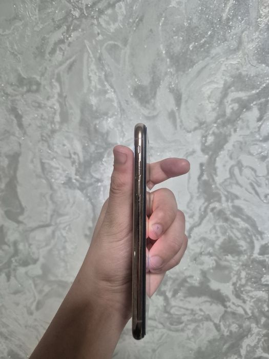 iphone xs sotiladi