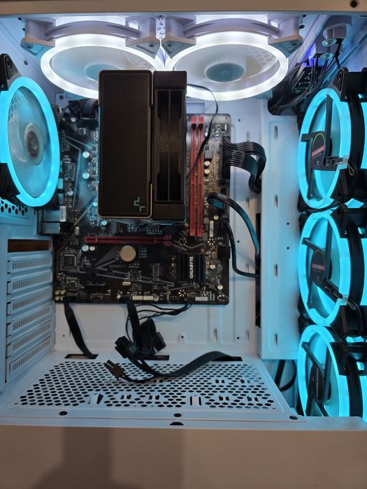 Core i5 10400F. Gigabyte B560